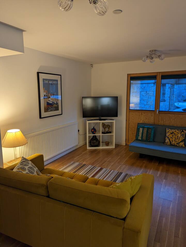 Stylish one bedroom apartment in St Ives . Apartments for Rent in