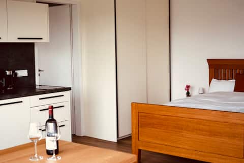 Studio (B) w/ Balcony in Hürth-Köln (40 sqm)