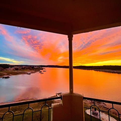 2/2 Lake Resort - Sunset, Water View & pickleball!