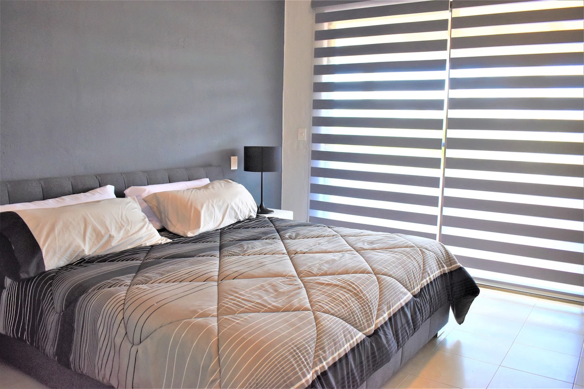 ห้องนอนใหญ่ 