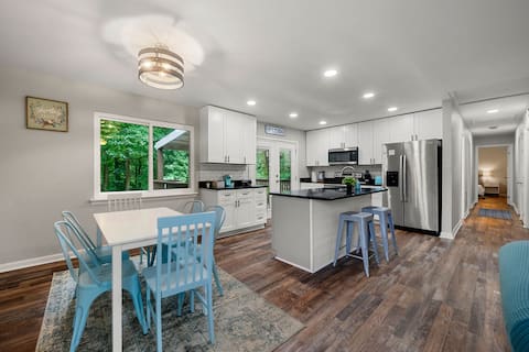 This WeEKEND! FIVE bedroom AtLaNTA Mableton Smyrna