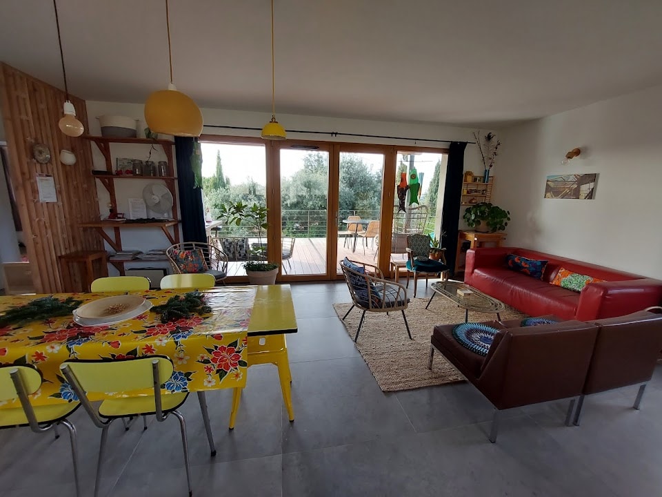 Airbnb performant: MOB with suspended terrace, Mabo du Lub gîte à Apt