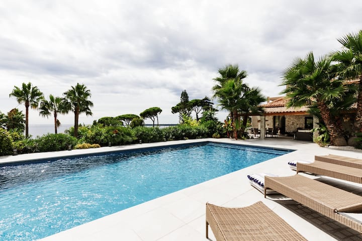 Sea Views - Superb Villa 400m2 With Swimming Pool - Cannes
