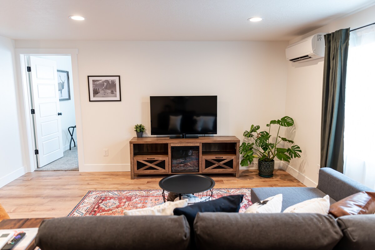 Cozy 1-bedroom basement apartment