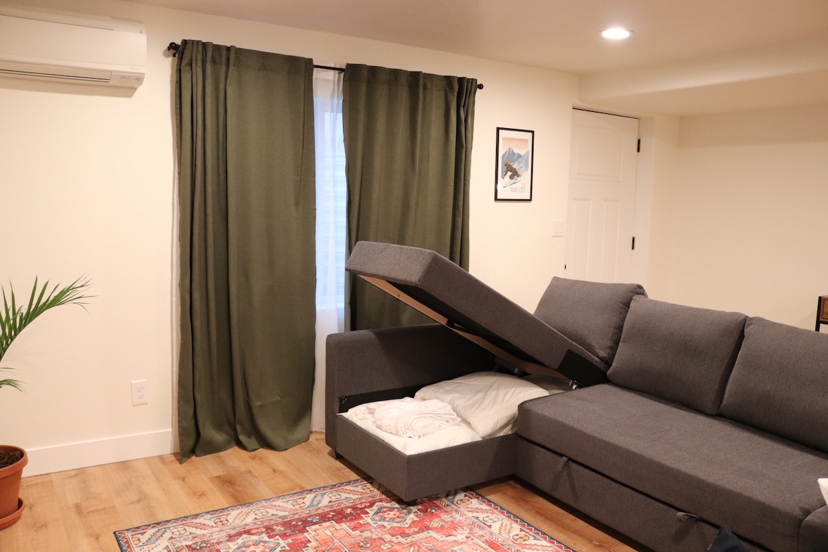 Cozy 1-bedroom basement apartment