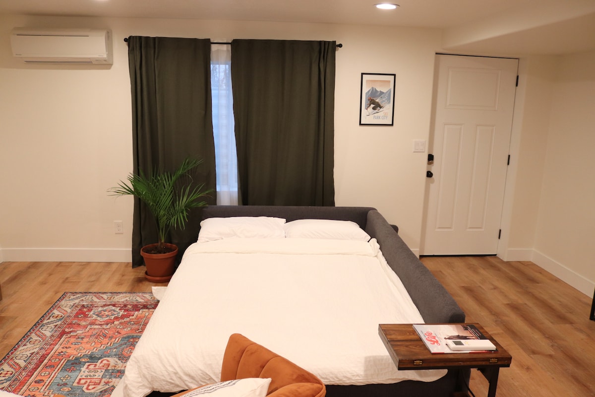 Cozy 1-bedroom basement apartment