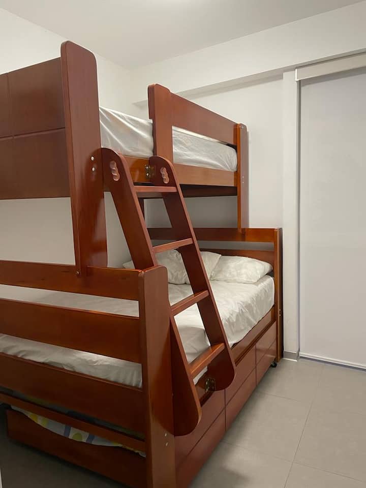 Slaapkamer 2, geschikt voor 2 personen en geschikt voor 1 1/2 personen