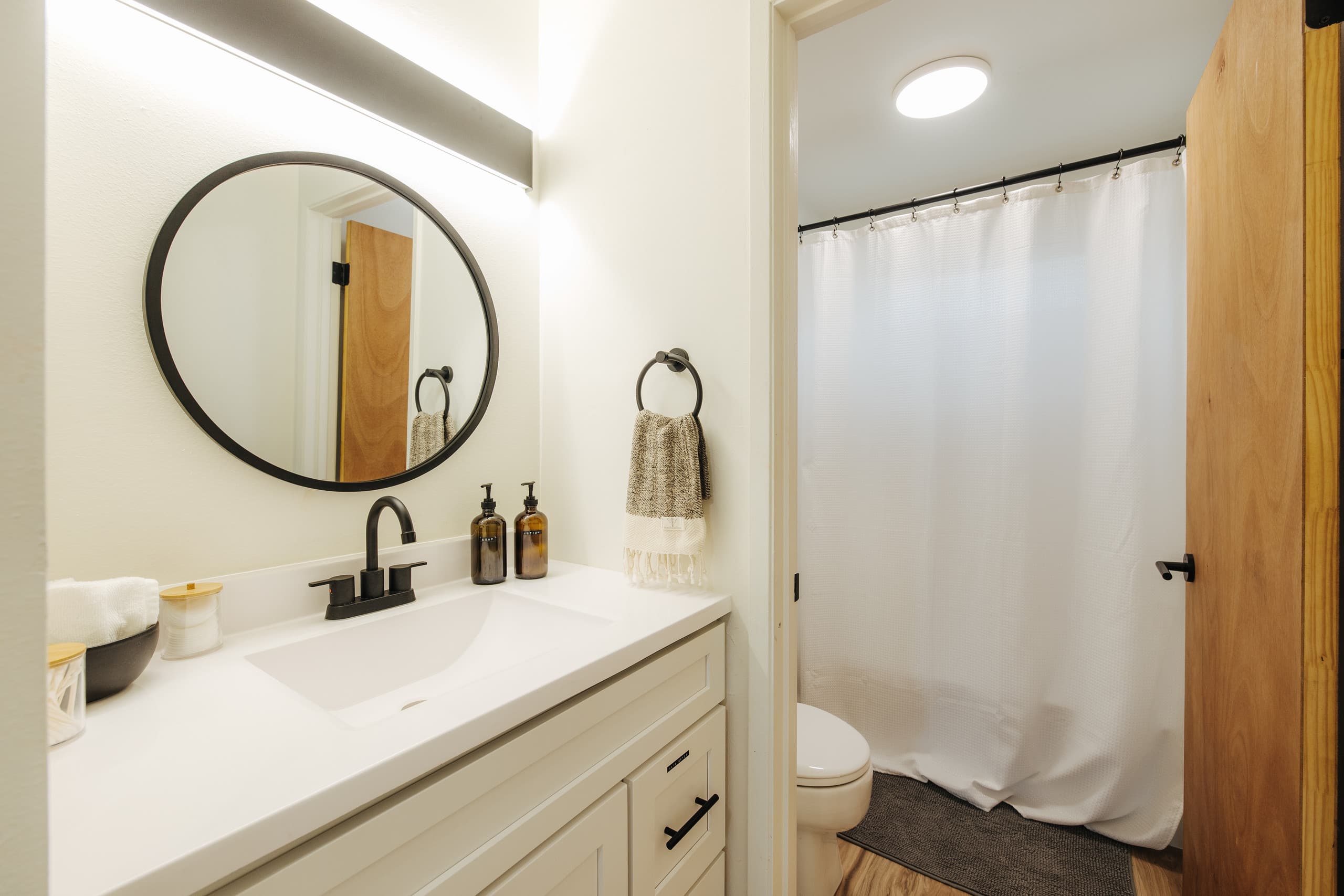 Condo in Kailua-Kona · ★4.93 · 1 bedroom · 2 beds · 2 baths - Image 22