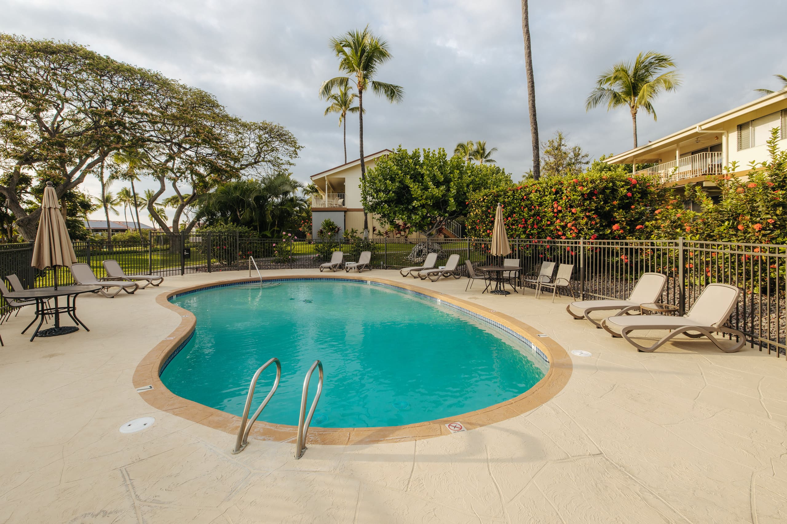 Condo in Kailua-Kona · ★4.93 · 1 bedroom · 2 beds · 2 baths - Image 30