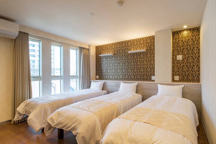 ◆浅草エリア◇キッチン・テーブル・冷蔵庫完備◆バルコニー付5名用◇Hotel SAILS◆ gallery image 3