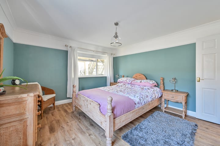 ห้องนอนใหญ่ 