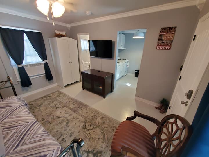 The Little Jewel Apt #2 - 킹맨