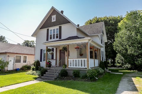 Charming Home, Minutes to Beach, Downtown Meaford