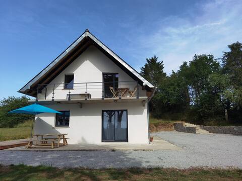 house with unobstructed views of the Iroise Sea