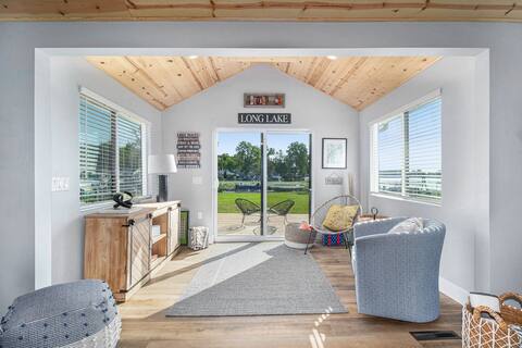 "THE LAKEHOUSE" With Pontoon Boat Available