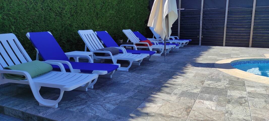 private house for groups/ families with pool,quiet gallery image 5