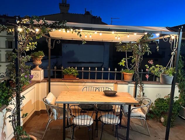 Florence Duomo Penthouse with terrace gallery image 2