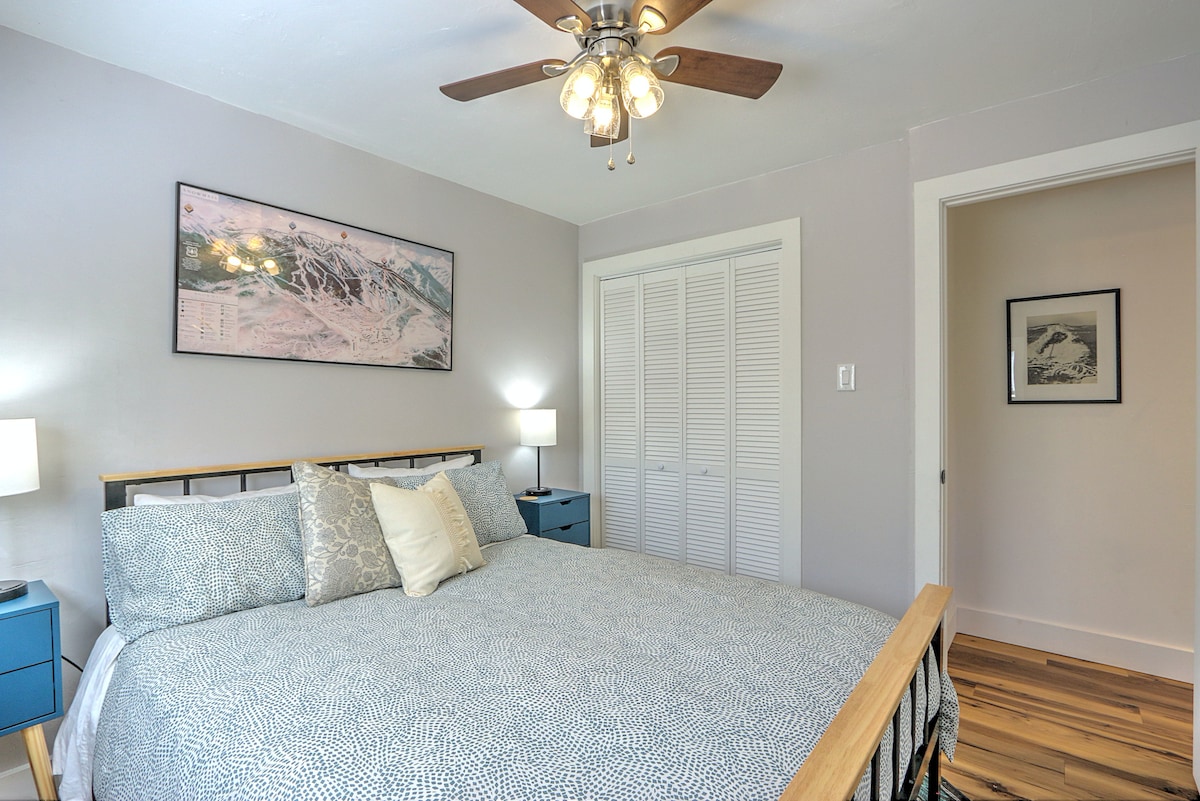 Спалня на основно ниво с двойно легло