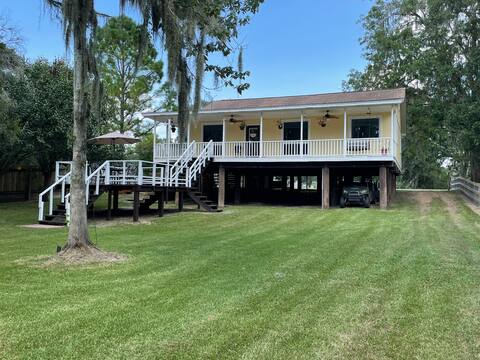 The Hummingbird Lodge on the San Bernard River