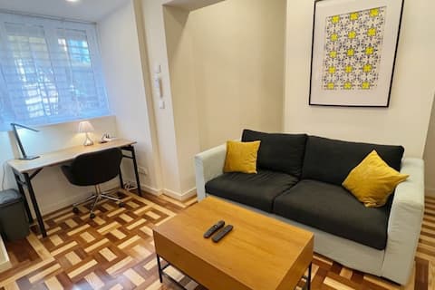 Top Airbnb: 5-Star City Center Apt Cool & Cozy — Food & Drinks em Penha De França