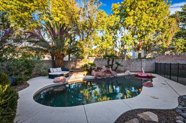 Superhost 5 Star with 3 Bedrooms Entire Home U022