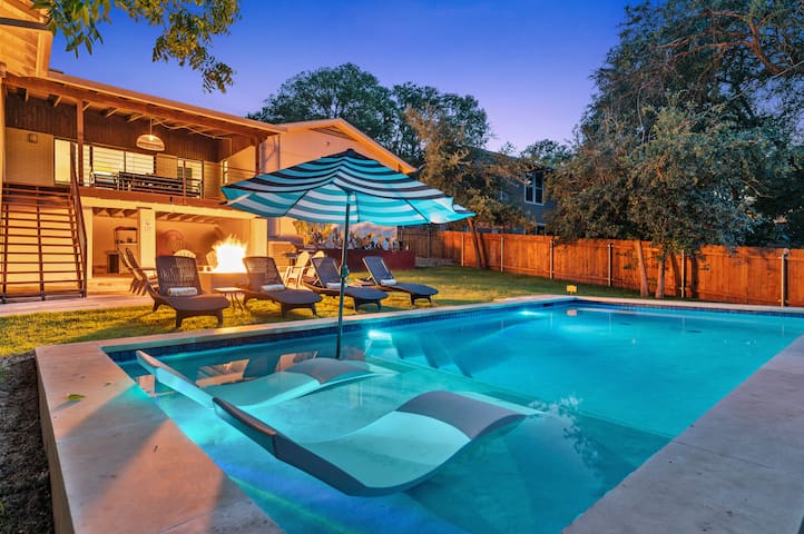 Hip Haven – HUGE POOL 1 Mi from SoCo & Downtown gallery image 4
