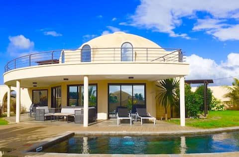 very nice contemporary villa with sea view