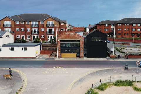 Top Airbnb: The Old Lifeboat Station of Hoylake in Hoylake & Meols