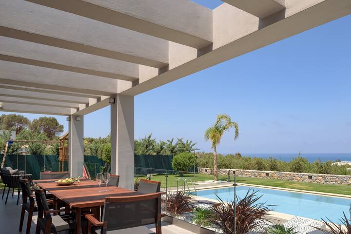 Agrielia Villa II, Graced by Heated Spa Whirlpool gallery image 4