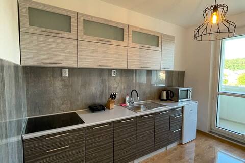 Refurbished 2-bedroom apartment / 3 izbový byt