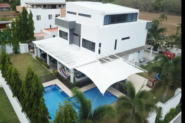Beach house for families with a pool.