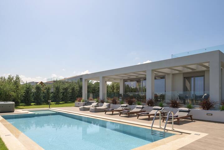 Agrielia Villa III, Embracing Heated Spa Whirlpool gallery image 3