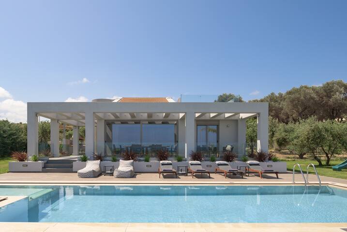 Agrielia Villa III, Embracing Heated Spa Whirlpool gallery image 4