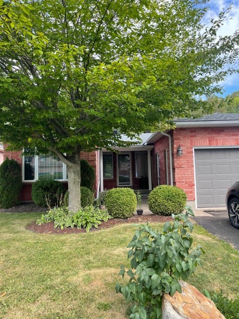 Close to Hospital and school 4 bedroom bungalow