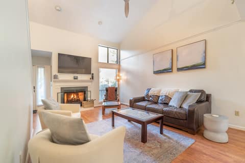 Lake & Mountain Resort Escape-Pools, Golf, Boat