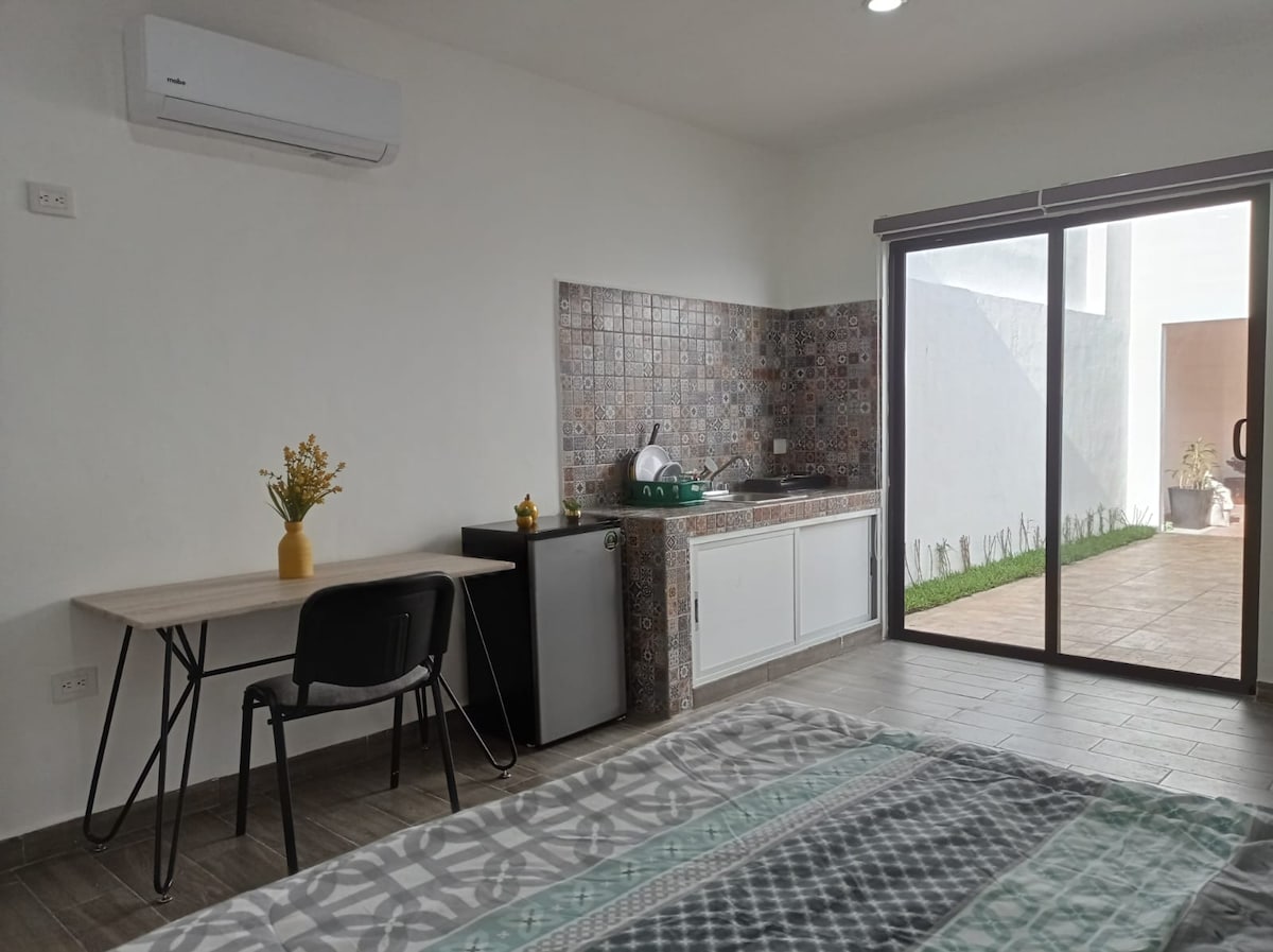 Top Airbnb: Nikte III - Beautiful room - Gran Sta. Fe. en Fraccionamiento Gran Santa Fe