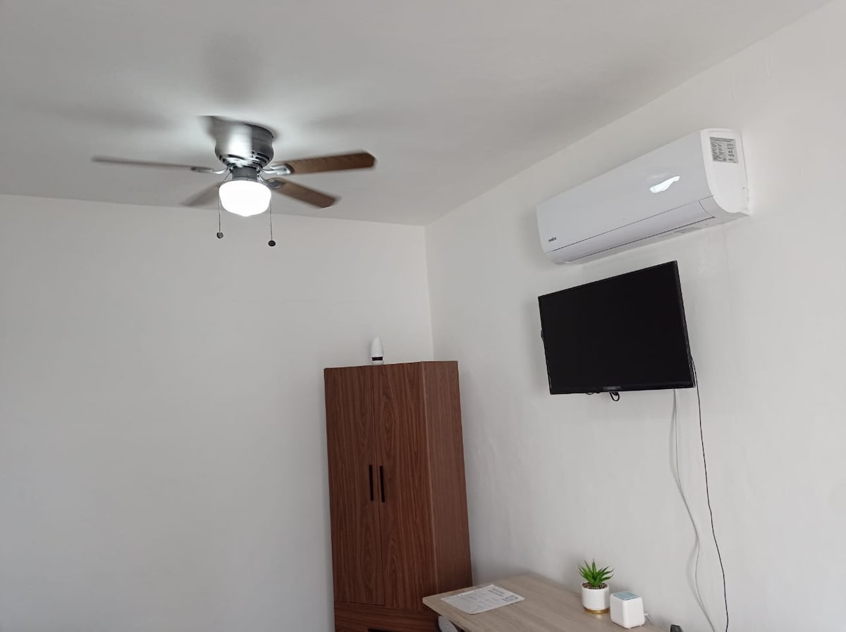 Top Airbnb: Nikte III - Beautiful room - Gran Sta. Fe. in Fraccionamiento Gran Santa Fe