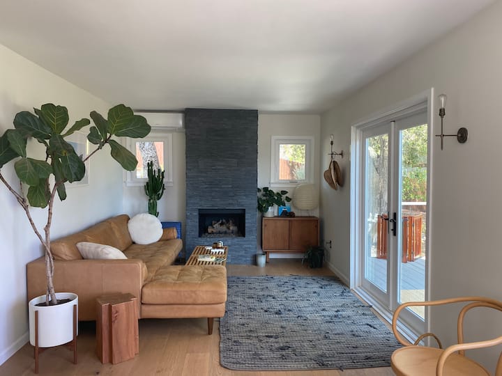 Camp Fernwood Cottage With Outdoor Spa - Topanga, CA