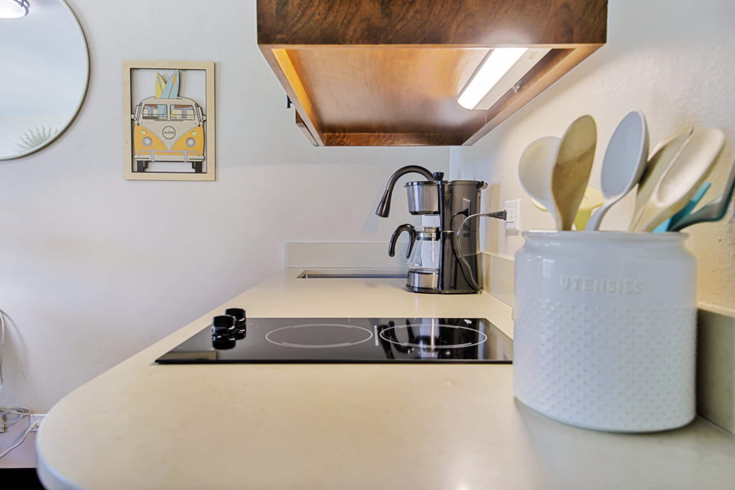 Condo in Honolulu · ★4.91 · 1 bedroom · 2 beds · 1 shared bath - Image 8
