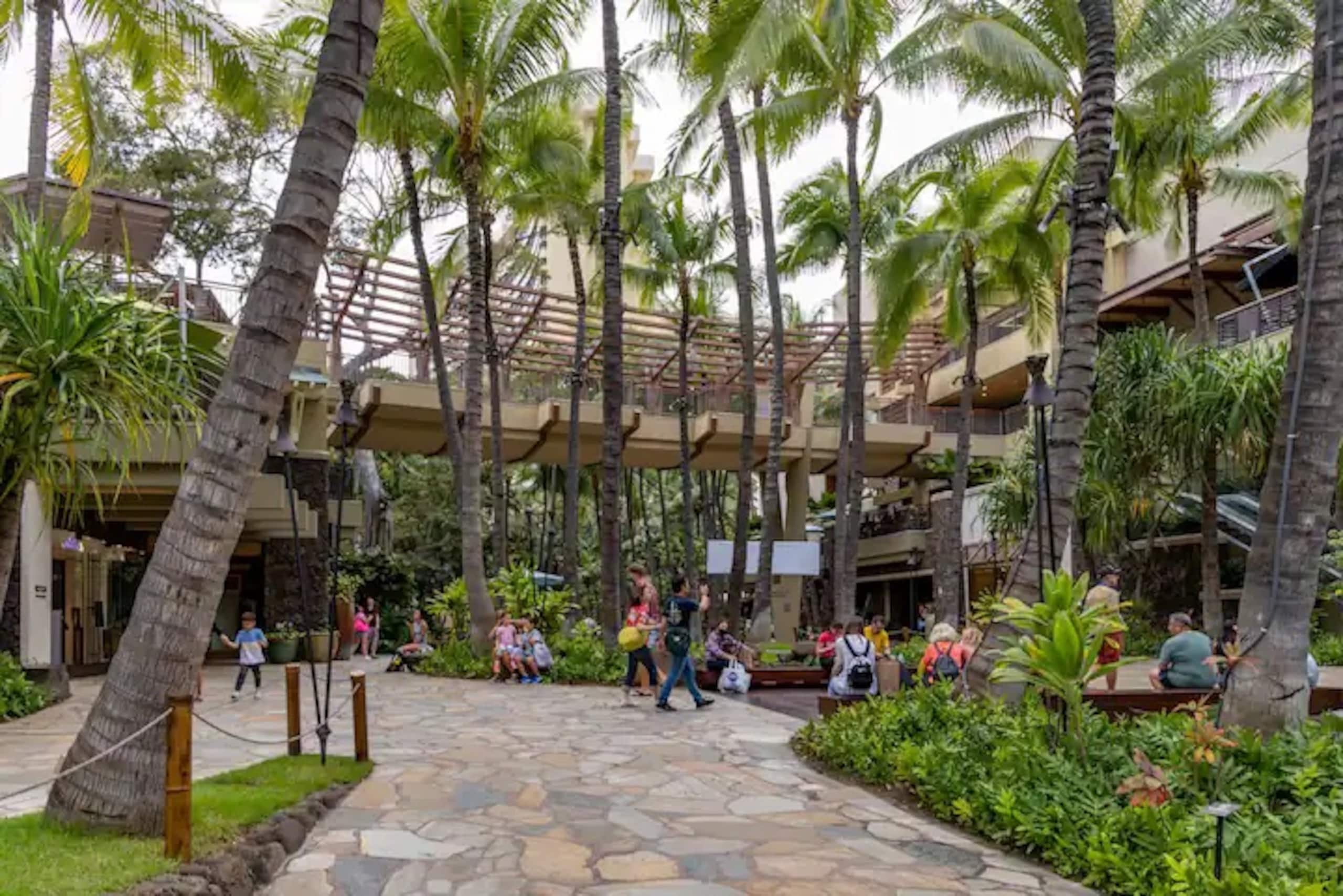 Condo in Honolulu · ★4.91 · 1 bedroom · 2 beds · 1 shared bath - Image 26