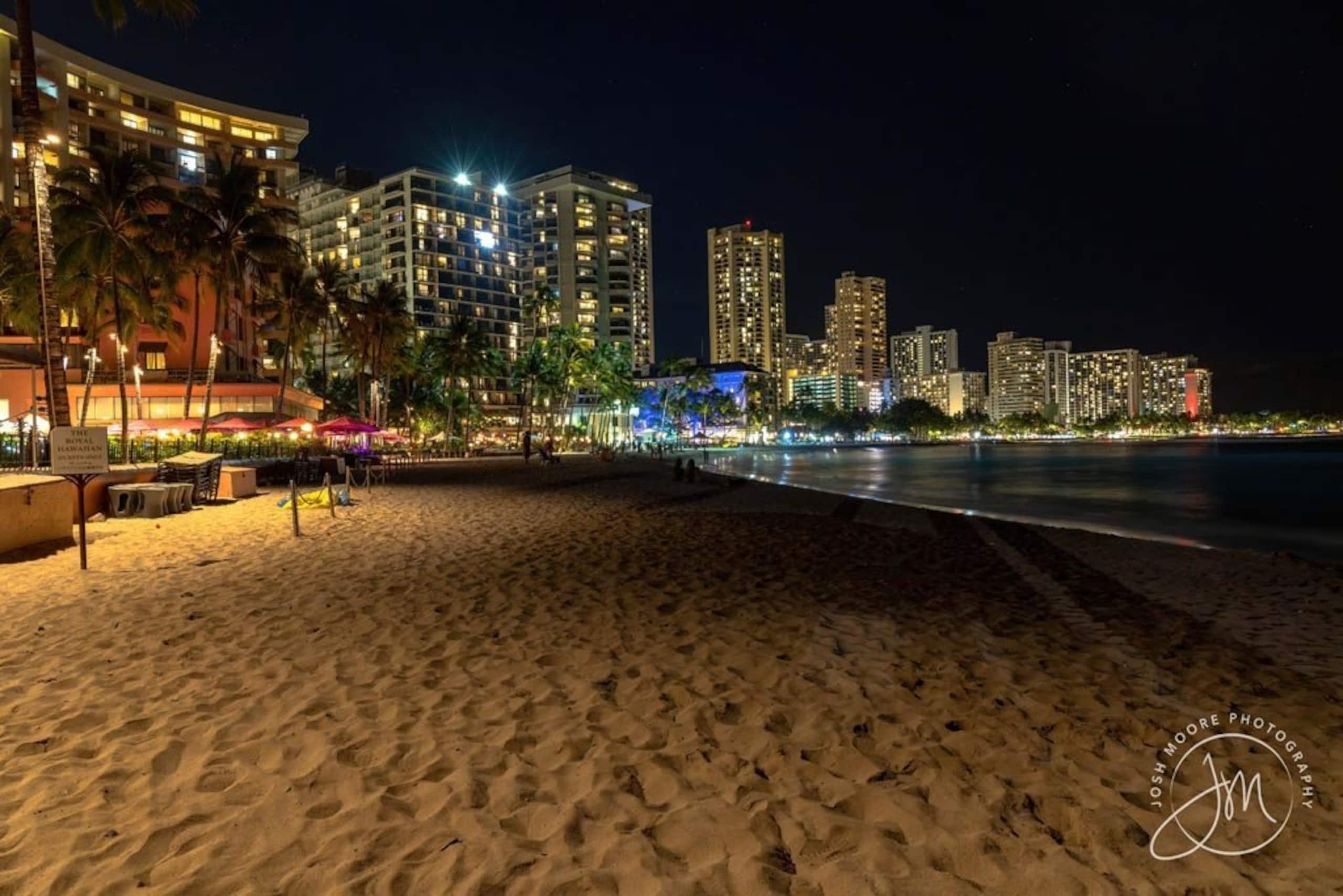 Condo in Honolulu · ★4.91 · 1 bedroom · 2 beds · 1 shared bath - Image 28