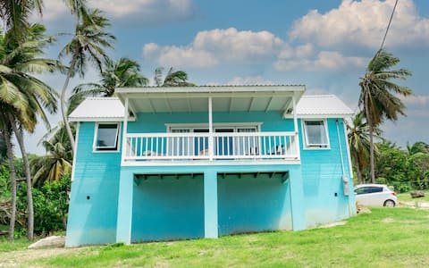 Modern, Relaxing Beach House with Panoramic View