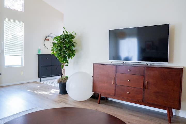 Cozy Home | Quiet, Safe, And Close To Everything - エルクグローブ, CA