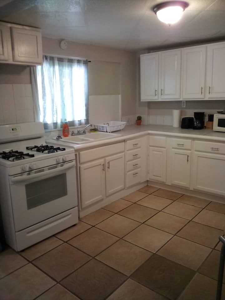 Cozy Casita in SW Albuquerque! Guesthouses for Rent in Albuquerque, New Mexico, United States