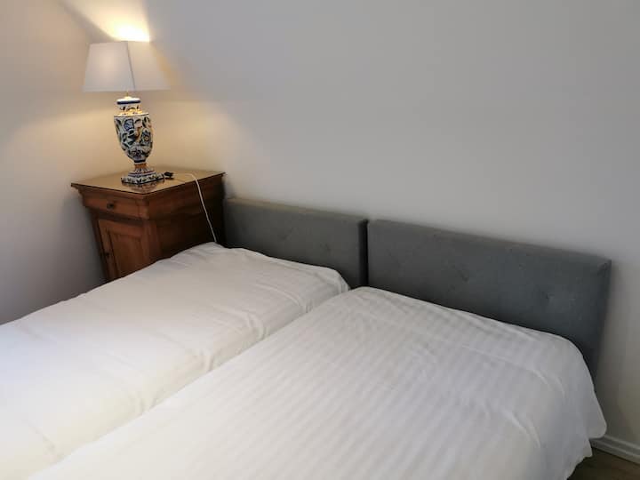 ห้องนอน 7, 2 เตียง 90 X 200 หรือเตียงขนาดคิงไซส์