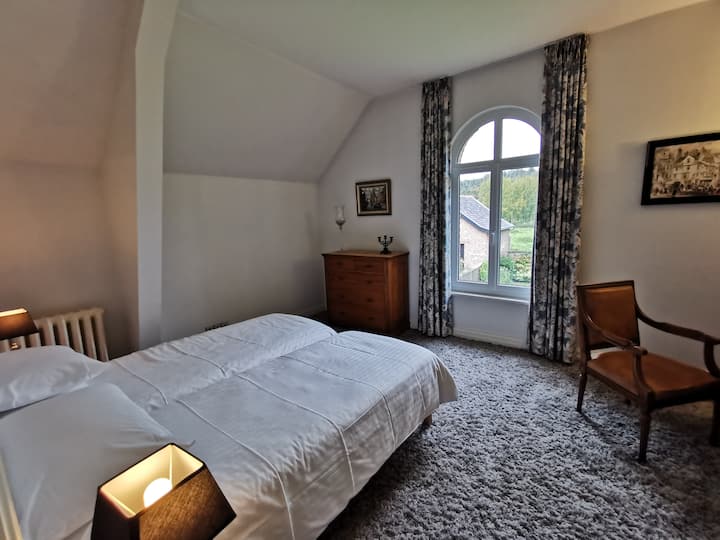 ห้องนอนเลอ โคลส์ เลขที่ 3: เตียงเดี่ยว 2 เตียงหรือเตียงคิงไซส์ 1 เตียง