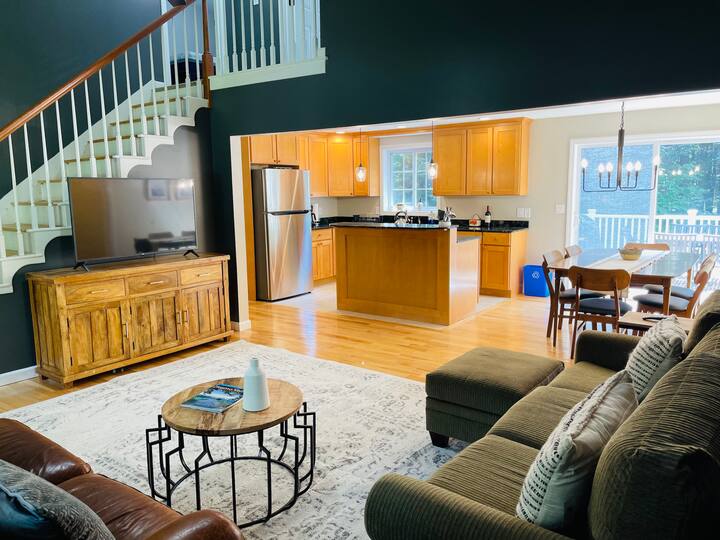 4Miles to JG/Okemo, Spacious, Stylish & Comfy home