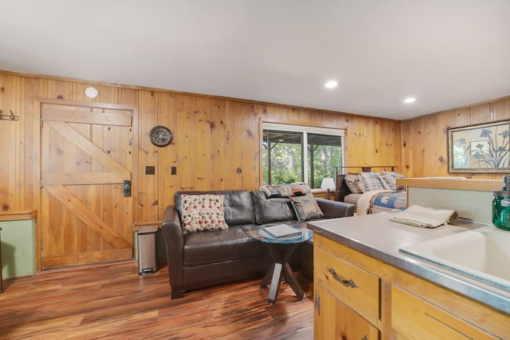 Ponderosa Paradise 2: Gorgeous Studio, Private - Twain Harte, CA
