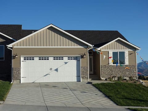 Beautiful new home close to the hospital & ISU.