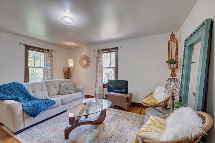 Boho Garden Bungalow | Quiet, Walk To Btown, Iu - Bloomington, IN